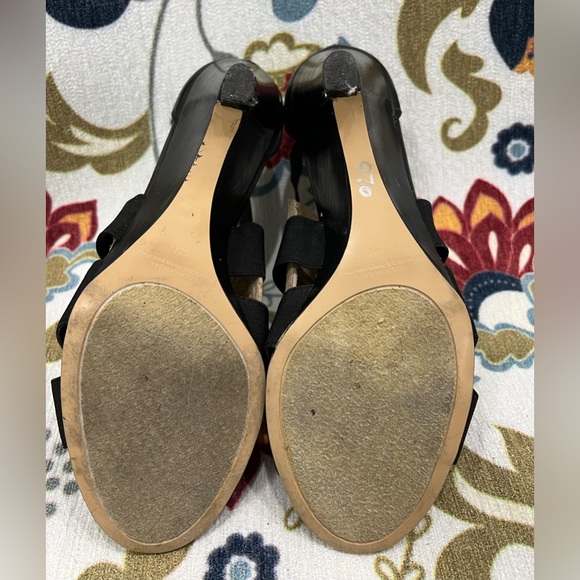 Size 9 Bandolino Sandal - Picture 4 of 4